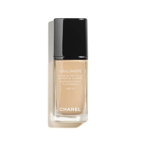 chanel vitalumiere fluide makeup review|Chanel vitalumiere beige 20.